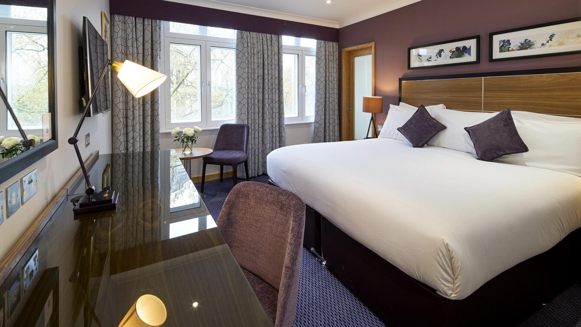 Executive bedroom at The Rembrandt