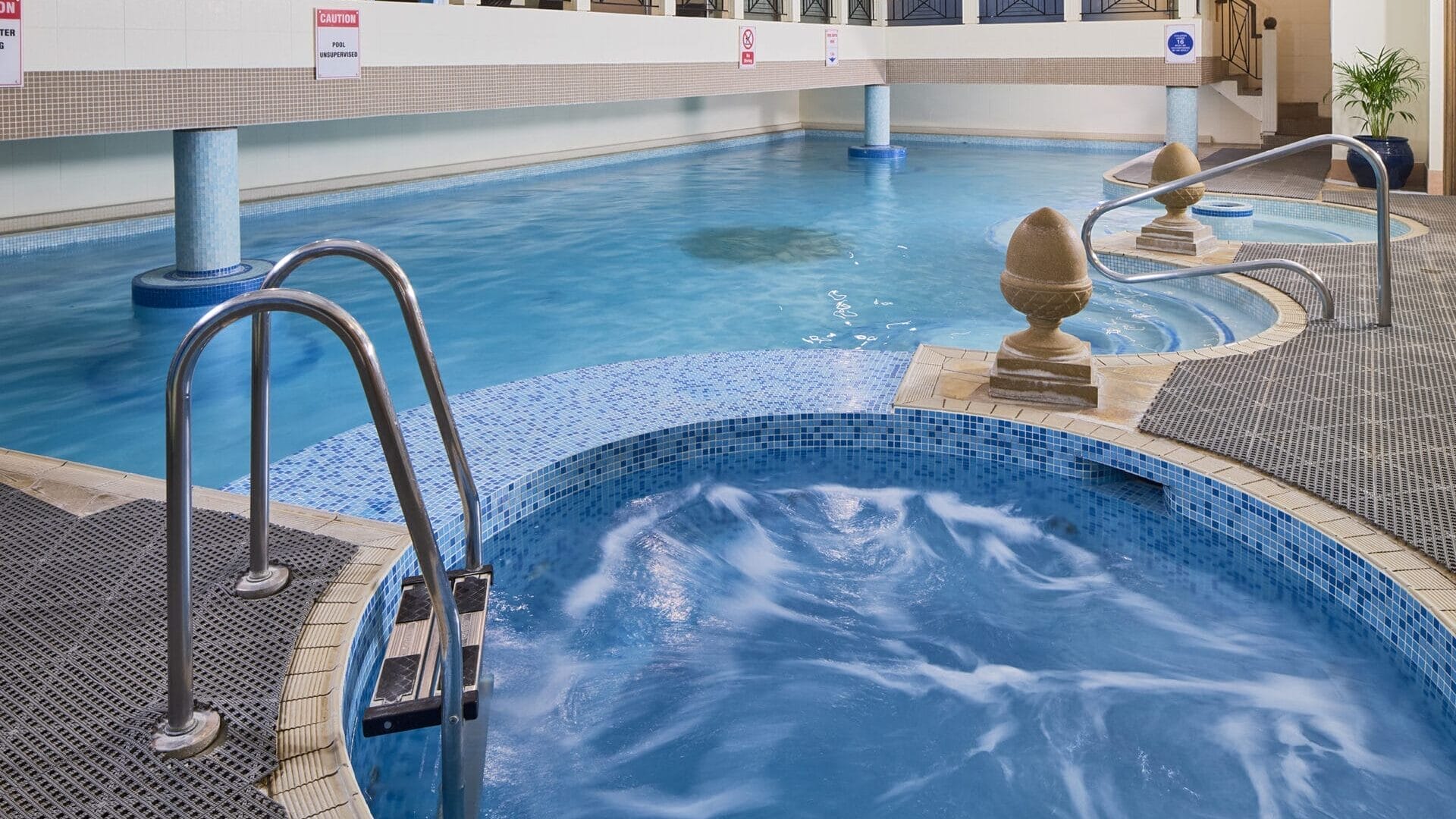 Aquilla Health Club Pool